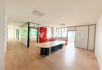 Location bureaux Bordeaux - Tram C et bus Place Ravezies