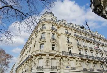 Location bureaux Paris 17 - Proximité Métro Charles de Gaulle-Etoile et RER A