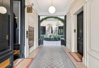 Location bureaux Paris 1 - Rue Saint-Honoré - Proche métros 1, 7 et 14