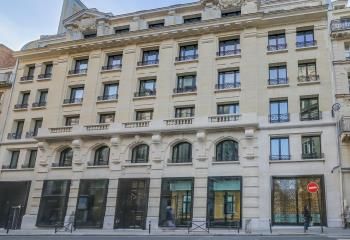 Bureaux clés en main Paris 8 - Rue d'Amsterdam - Gare Saint-Lazare