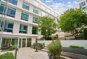 Bureaux à louer Paris 8 près Champs-Élysées et métro Franklin D. Roosevelt