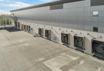 Vente entrepôt Elancourt - Proche RER et autoroutes