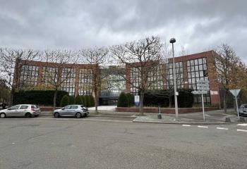 Location bureaux Guyancourt - Proche gare SQY, RER et TER