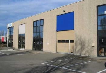 Location cellules d'activité avec bureaux Coignières - Proximité N10 et A12