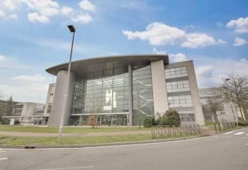 Location bureaux Guyancourt - Proche gare Saint-Quentin-en-Yvelines et RER C