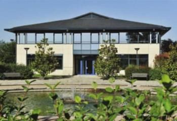 Cellule entrepôt à louer Trappes - Proximité RN10 et gare SNCF