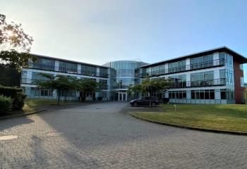 Location bureaux Voisins-le-Bretonneux - Parc Val Saint Quentin, RER et navette