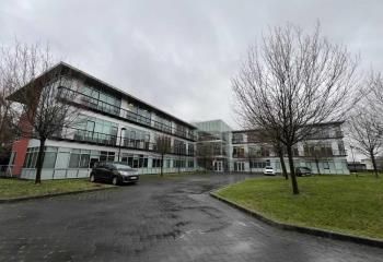 Location bureaux Voisins-le-Bretonneux - Parc Val Saint-Quentin, RER et navette