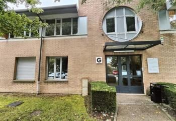 Location bureaux Voisins-le-Bretonneux - Proximité transports et commerces