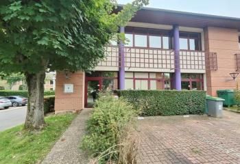 Location bureaux Voisins-le-Bretonneux - Proche transports et grands axes