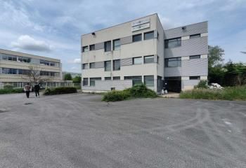 Bâtiment indépendant à vendre Buc - Proche RER et bus