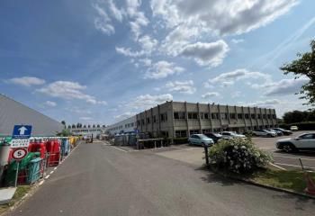 Vente local d'activité Buc - Proche A86 et transports en commun