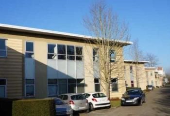 Location bureaux Voisins-le-Bretonneux - Proche autoroutes et bus