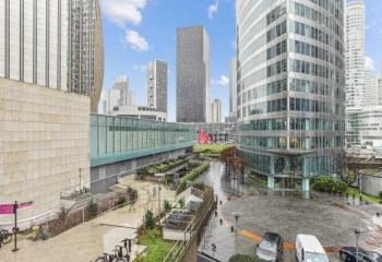 Vente bureaux divisibles à La Défense, proche métro, RER, tram et gare
