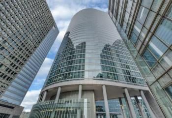 Location bureaux Courbevoie - Proche Métro, RER et autoroutes