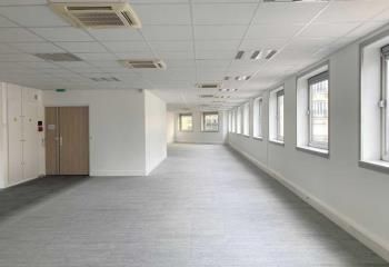 Location bureaux Levallois-Perret - Proche Gare Clichy-Levallois et Métro Pont de Levallois-Bécon