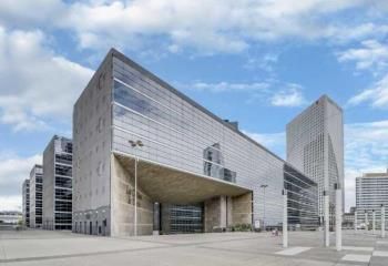 Location bureaux Puteaux - La Défense, proche transports en commun
