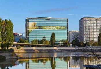 Location bureaux Courbevoie - Proche Métro Ligne 1 Esplanade de la Défense