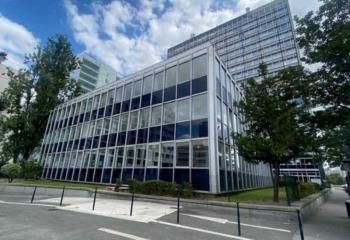 Bureaux à vendre Courbevoie, proche La Défense, métro et RER