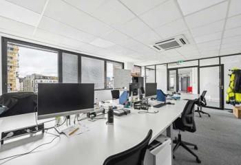 Location bureaux Issy-les-Moulineaux - Proche RER C et Tram T2