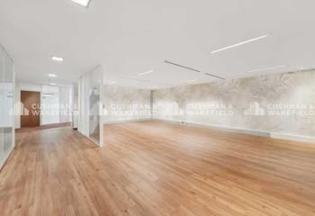 Vente bureaux La Défense - Proche métro, RER, tram et bus