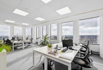 Location bureaux La Défense - Proche métro, RER, tramway et bus