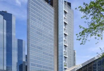 Location bureaux Courbevoie - Proche métro, RER, tram et bus