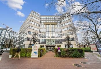 Location bureaux Issy-les-Moulineaux - Proche RER C et Tram T2