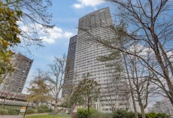 Bureaux duplex La Défense - Tour Ciel, métro ligne 1 et RER A