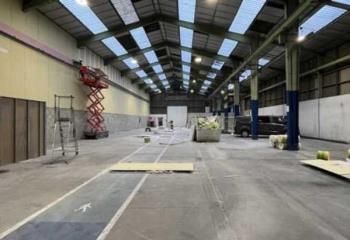 Local d'activité à louer Villeurbanne - Proximité métro et tramway