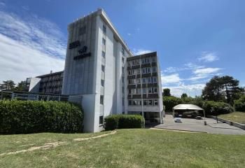 Location bureaux Écully - Proche transports et grands axes