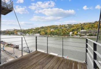 Location bureaux Lyon 2 - Confluence - Proche métro, tram et gare Perrache