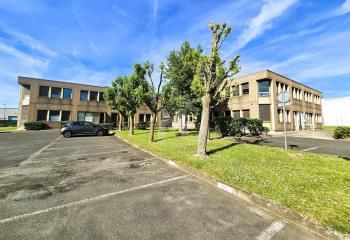 Location bureaux Le Coudray-Montceaux - Proche A6 et Nationale 7