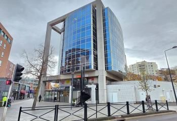 Vente bureaux en centre-ville d'Évry, proche autoroutes et transports en commun