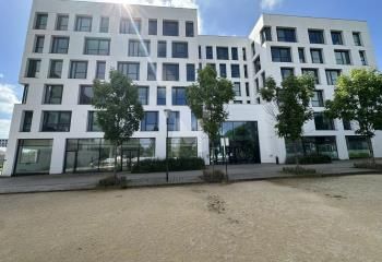 Location bureaux Massy - Campus Eiffel, proche TGV, RER, Tram et Bus