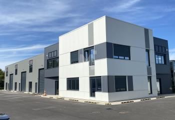 Location bureaux Saint-Pierre-du-Perray - Proche autoroute A5 et RN104