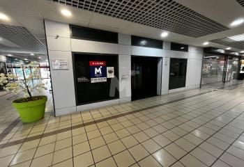 Local commercial à louer Saint-Germain-lès-Corbeil - Centre commercial Croix Verte