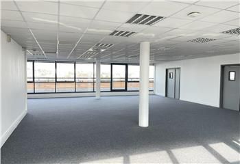 Location bureaux Créteil - Proche station Pointe du Lac (M8)