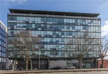 Bureaux à louer Arcueil - Proche RER B La Place et Centre Commercial La Vache Noire