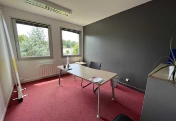 Location bureaux Saint-Léonard - Proximité commodités et transports