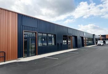 Cellule d'activité à louer Rivery - Parkings et bureaux inclus