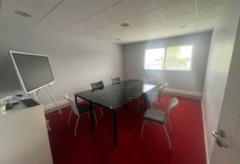 Bureaux à louer Saint-Martin-des-Champs - Immeuble tertiaire