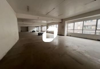 Location bureaux Paris 11, proche métro Alexandre Dumas, accès monte-charge