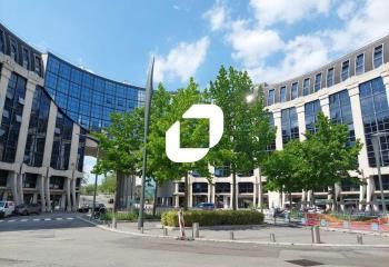 Location bureaux Montigny-le-Bretonneux - Proche transports et centre commercial