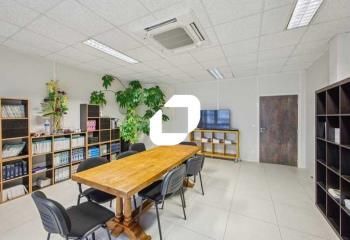 Location bureaux Les Essarts-le-Roi, accès direct Nationale 10 et gare SNCF