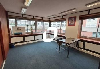 Location bureaux Rueil-Malmaison, proche RER A et commodités