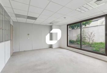 Location bureaux Courbevoie, proche RER, Tram et Bus