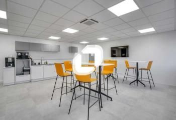 Location bureaux Champs-sur-Marne, proche A4, bus, RER et route N104