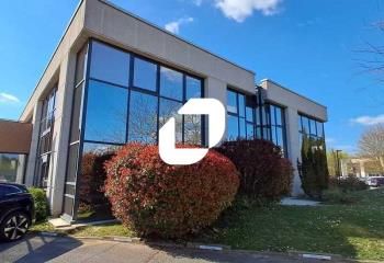 Location bureaux Guyancourt, proche gare et centre, accès autoroute A12