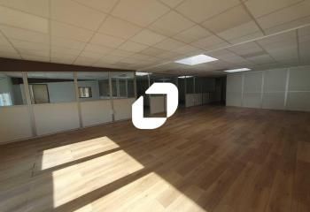 Location bureaux Morainvilliers - Proche A13, A14 et zone commerciale d'Orgeval